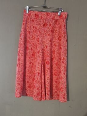 Isaac Mizrahi Coral and Pink Printed Capris Pants